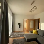 Sunlight Apartment - Free Garage Parking