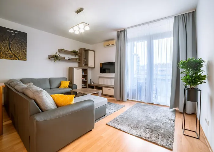 Sunlight Apartment - Free Garage Parking