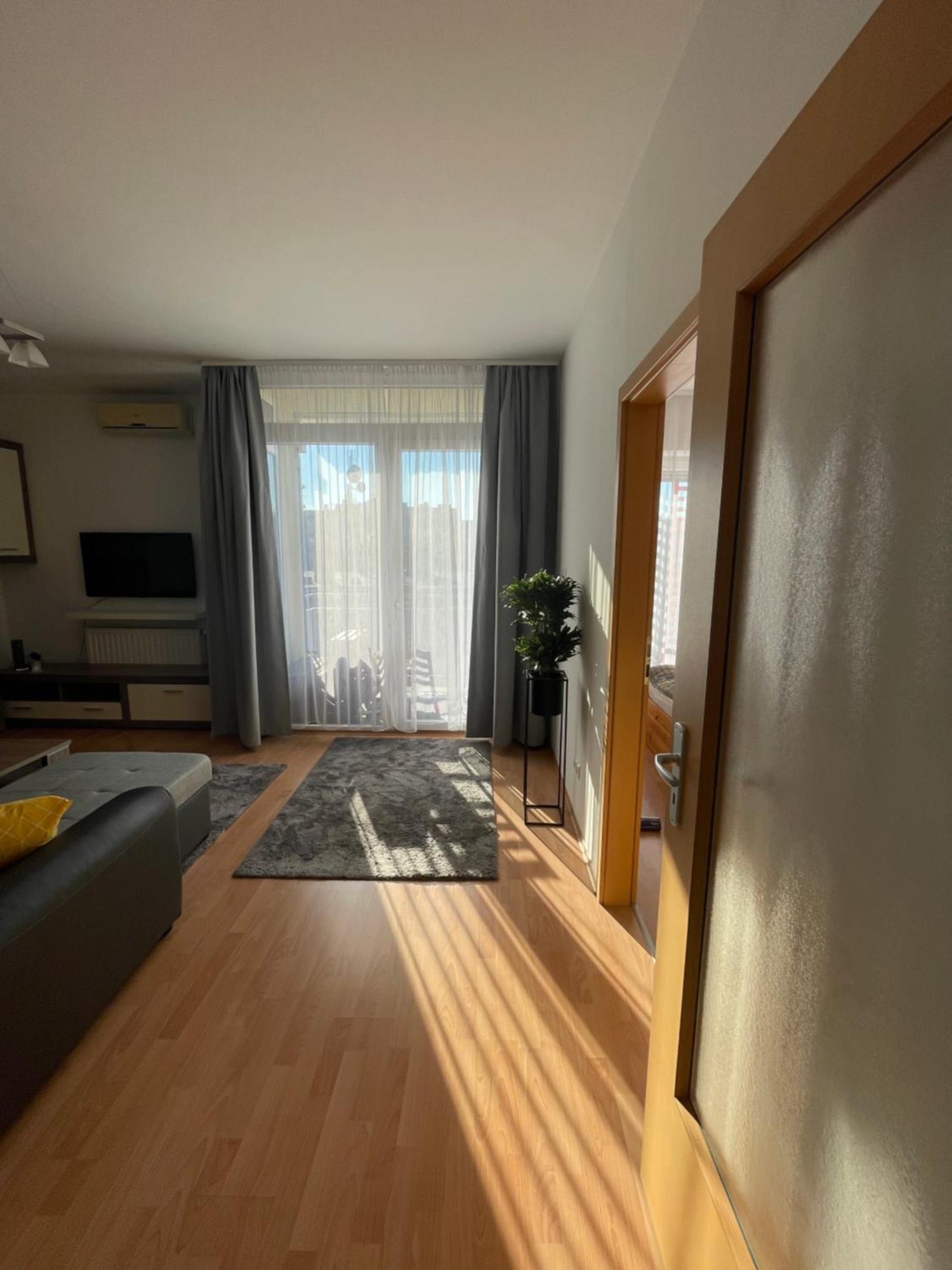 Sunlight - Free Garage Parking Apartman