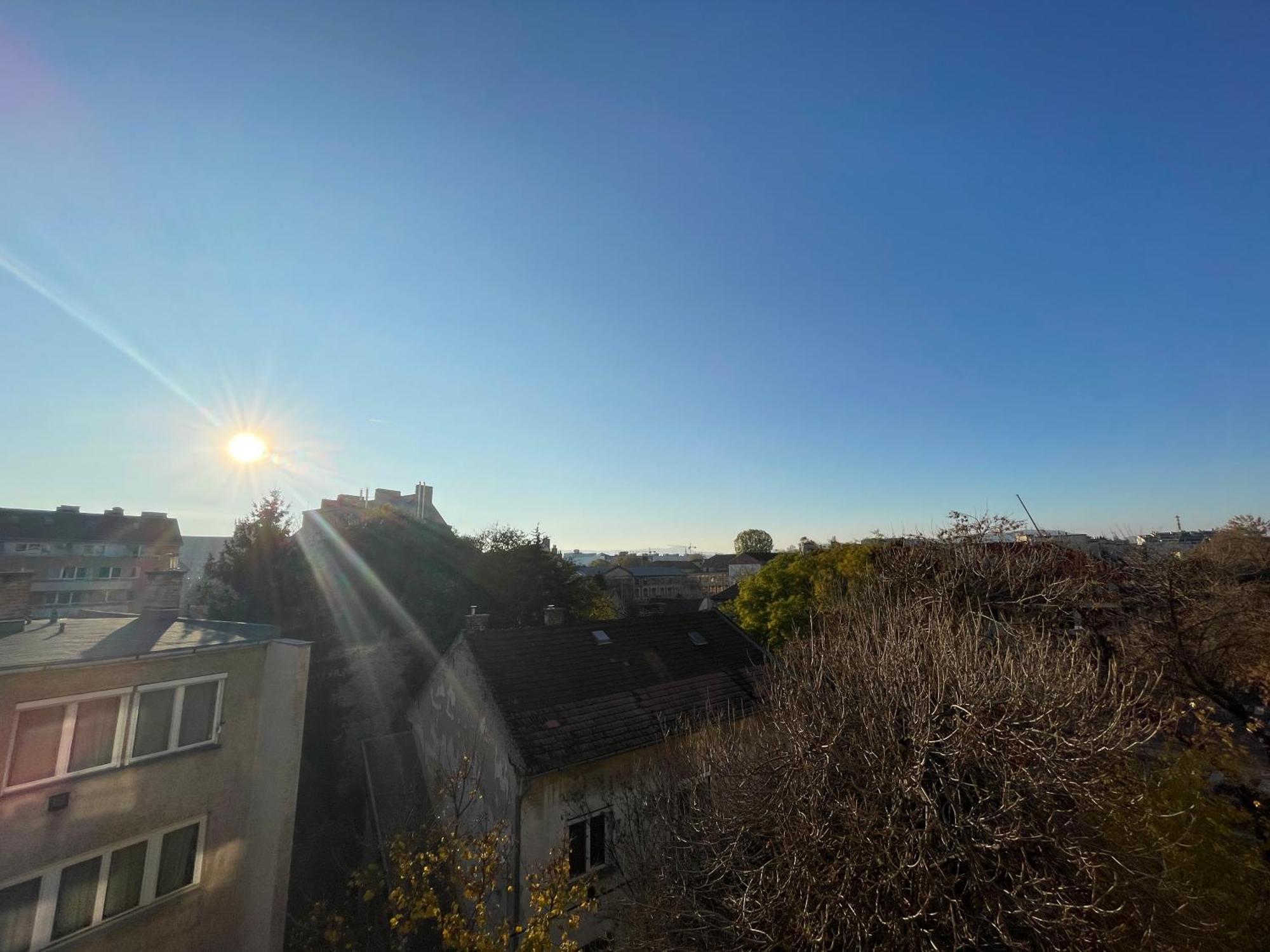 Sunlight - Free Garage Parking Apartment