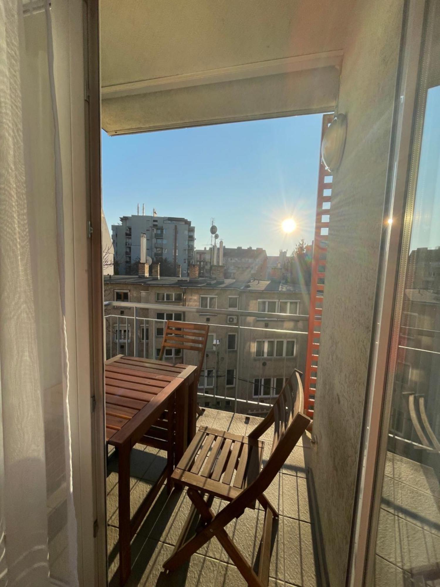 Sunlight - Free Garage Parking Apartment *